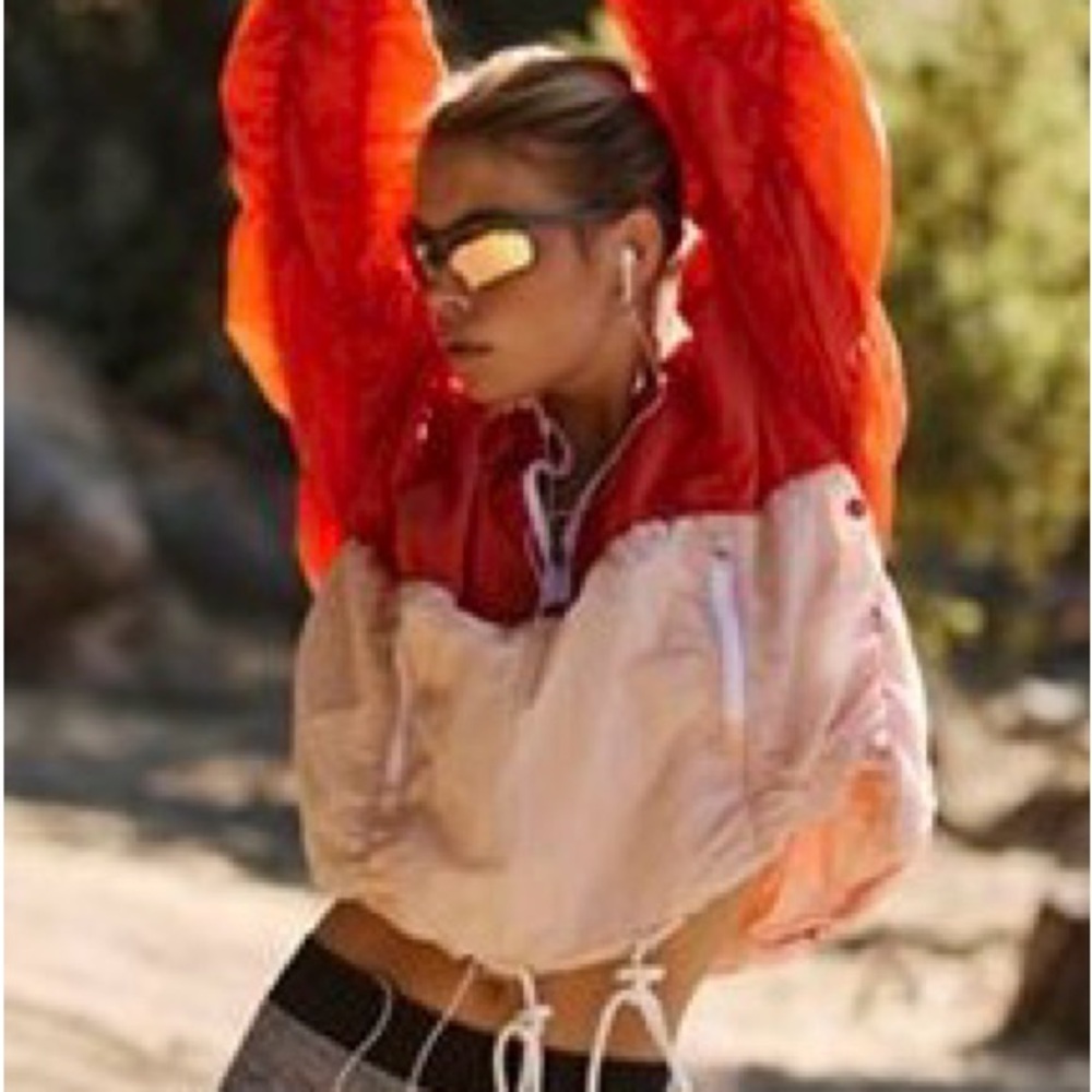Free People coral and Cream FALL ready pull over Jacket NWOT. Xl
